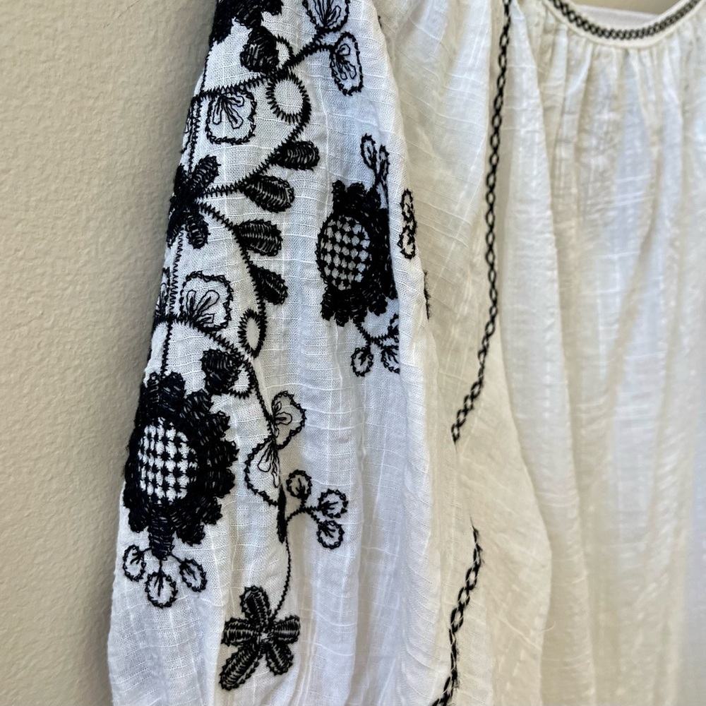 Max Studio V Neck Sunflower Embroidered Puff Sleeve Top Blouse Sz S - Picture 5 of 16